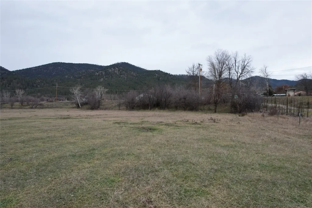 Nhn Stitt Lane Clinton MT 59825