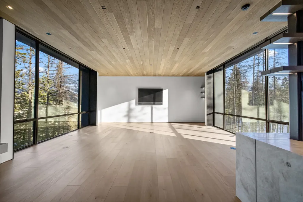 1059 Elk Camp Loop Whitefish MT 59937