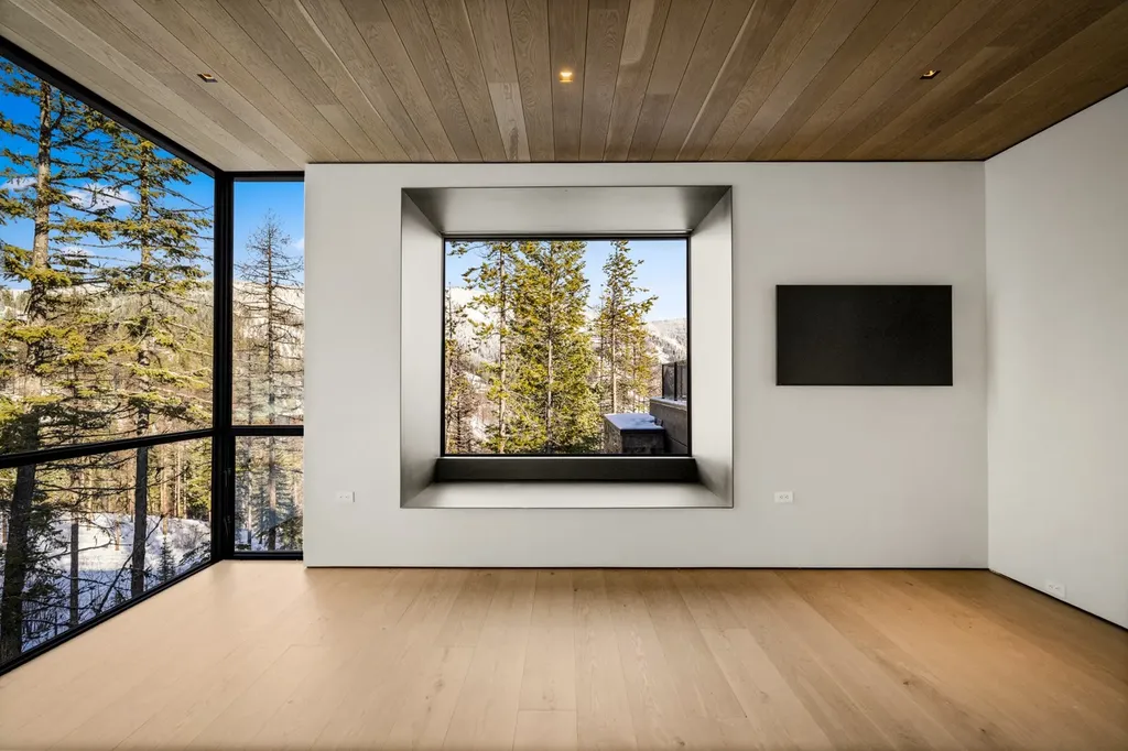 1059 Elk Camp Loop Whitefish MT 59937
