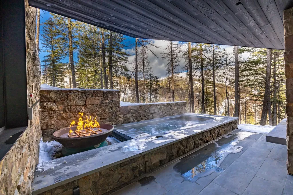 1059 Elk Camp Loop Whitefish MT 59937