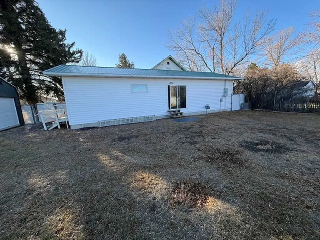 415 Illinois Avenue Valier MT 59486