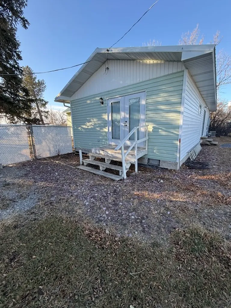 415 Illinois Avenue Valier MT 59486
