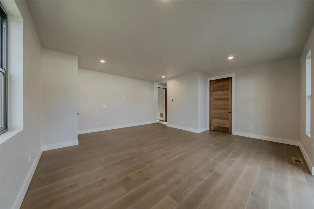 207 Stoner Loop Lakeside MT 59922