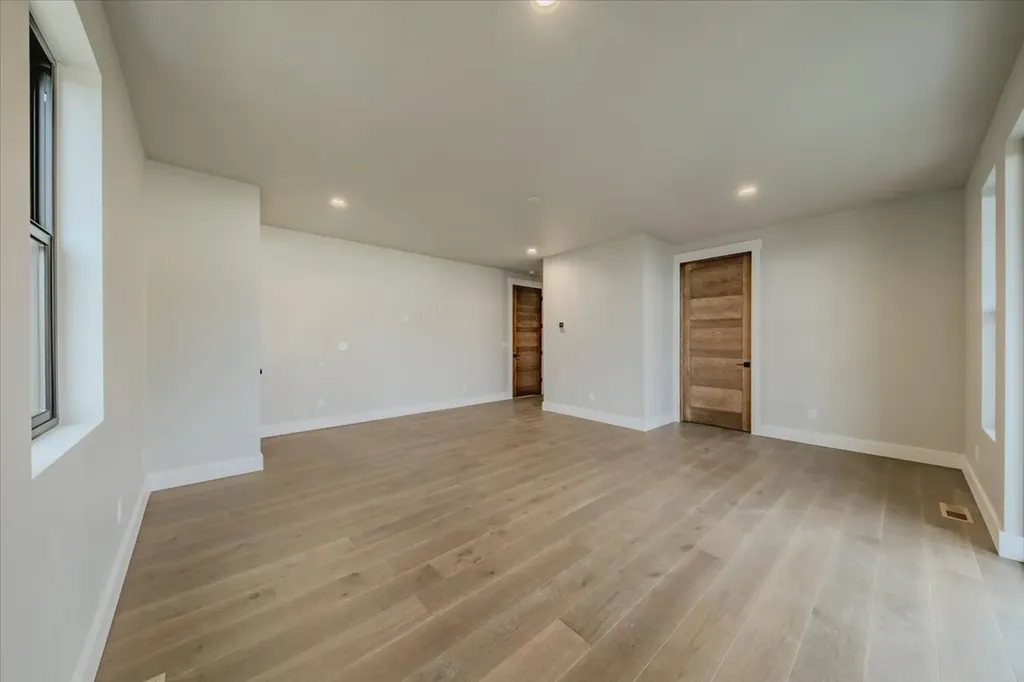 207 Stoner Loop Lakeside MT 59922