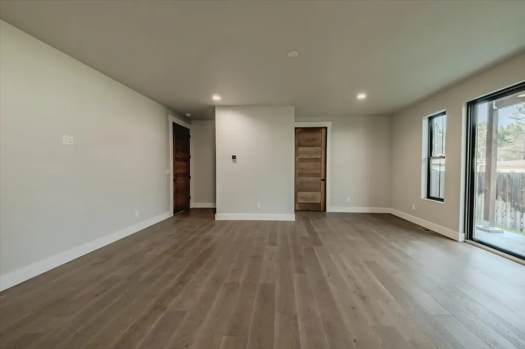 207 Stoner Loop Lakeside MT 59922