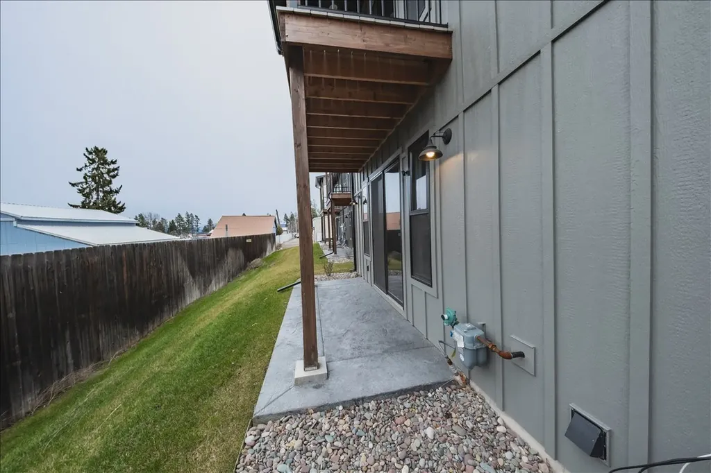 207 Stoner Loop Lakeside MT 59922