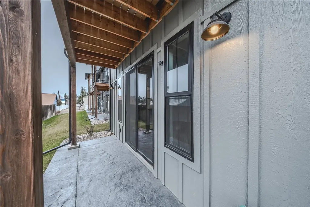 207 Stoner Loop Lakeside MT 59922