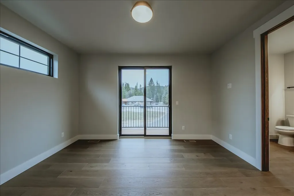 207 Stoner Loop Lakeside MT 59922