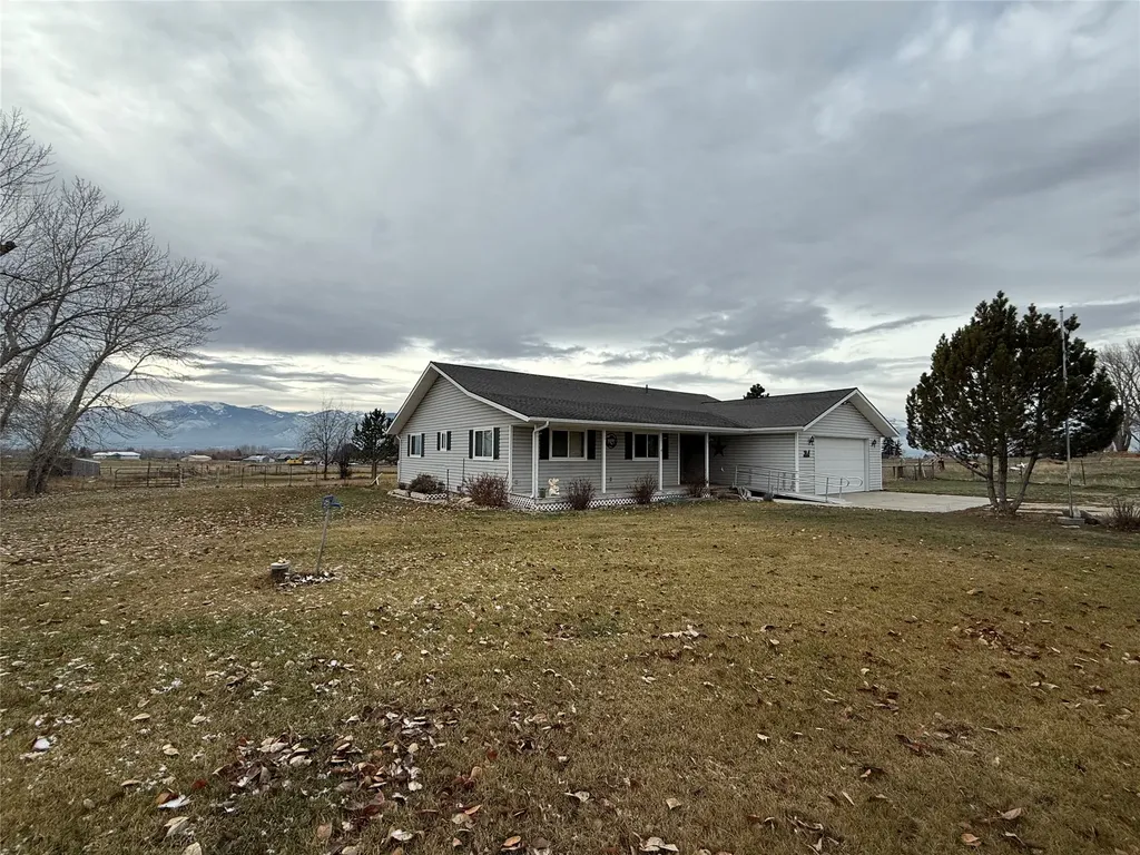 713 Saras Place Corvallis MT 59828