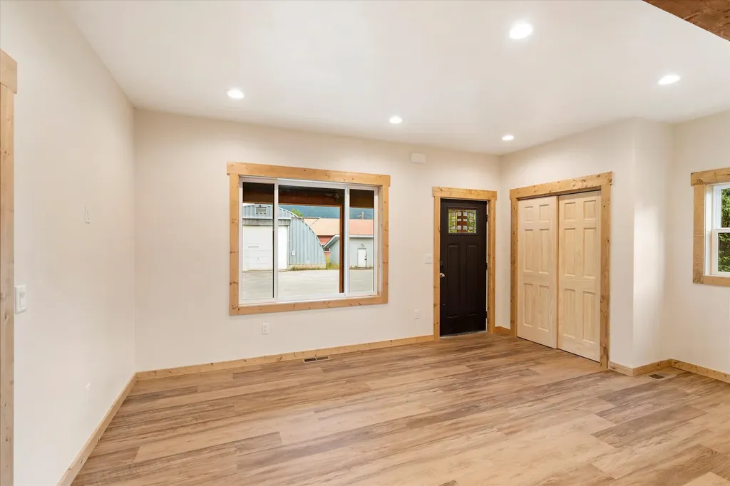406 Central Avenue Martin City MT 59926