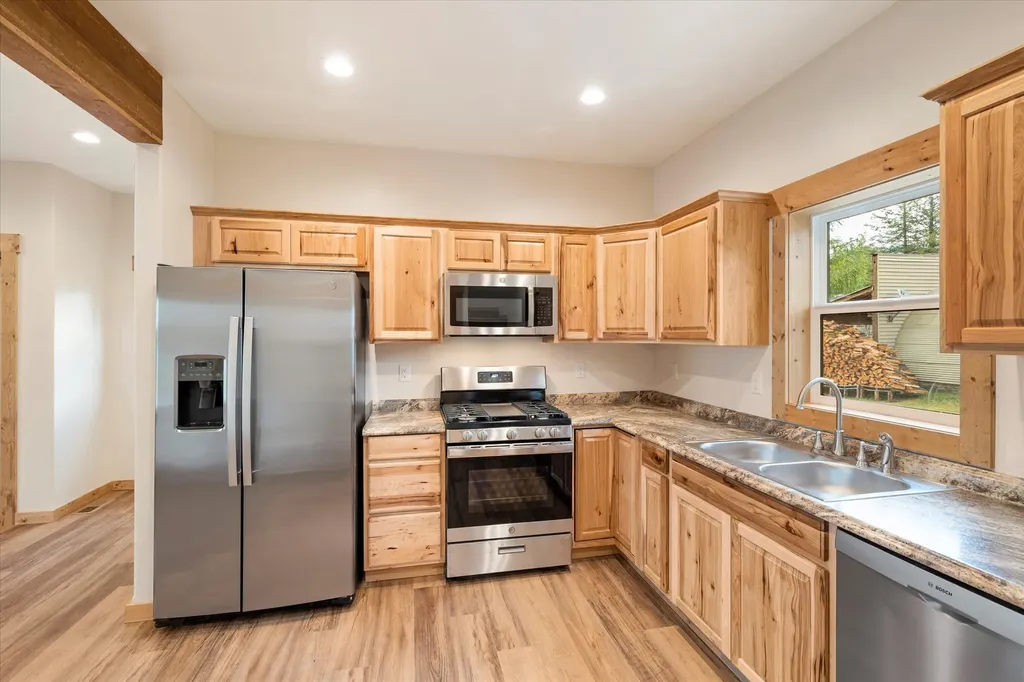 406 Central Avenue Martin City MT 59926