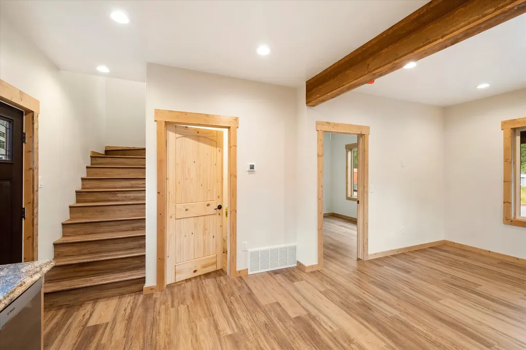 406 Central Avenue Martin City MT 59926