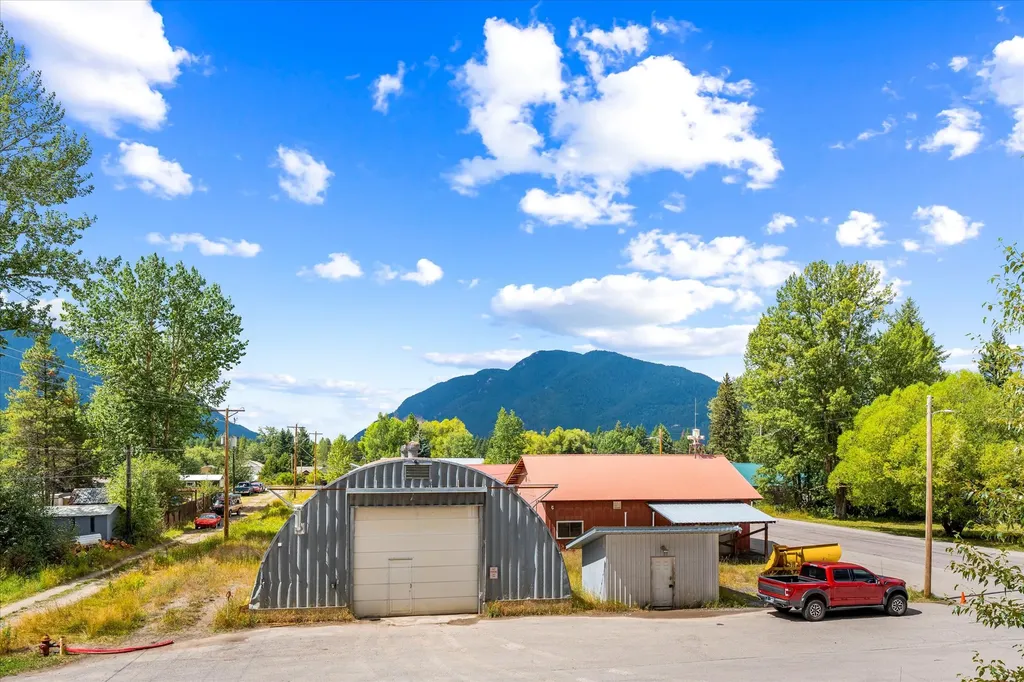 406 Central Avenue Martin City MT 59926
