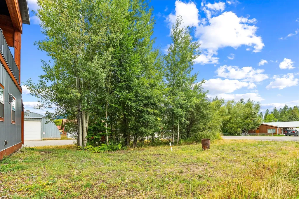 406 Central Avenue Martin City MT 59926