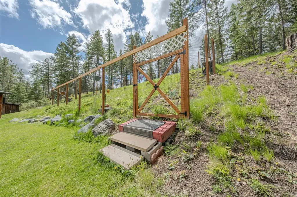 6470 Us Highway 93 S Eureka MT 59917
