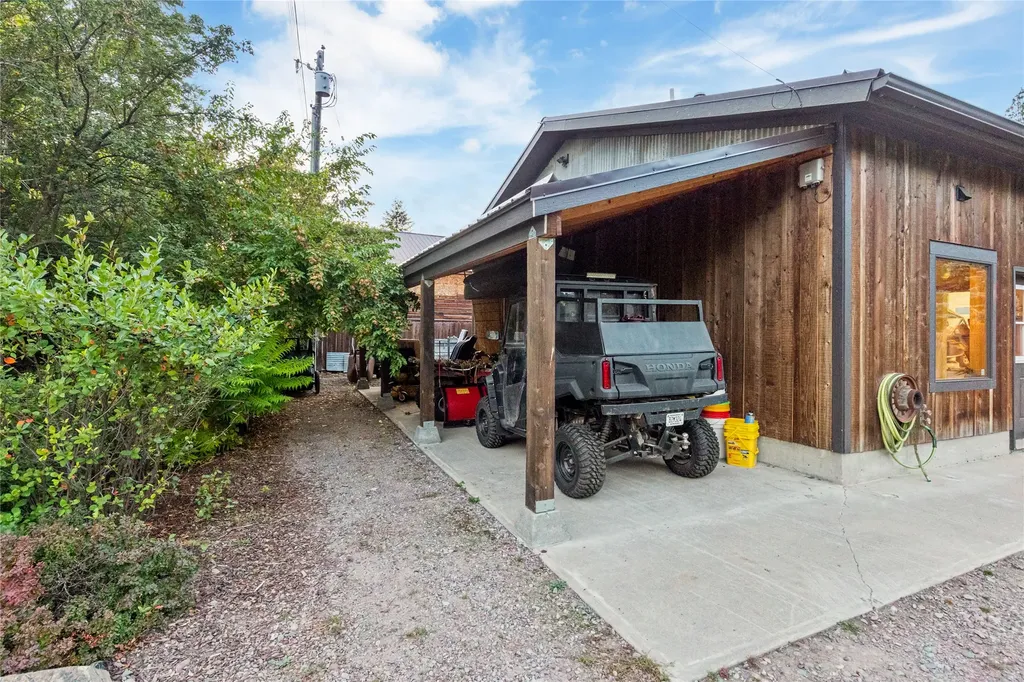 943 Frontage Road Columbia Falls MT 59912