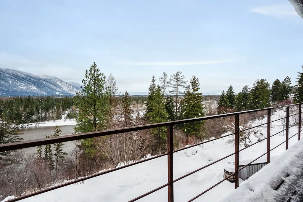 943 Frontage Road Columbia Falls MT 59912