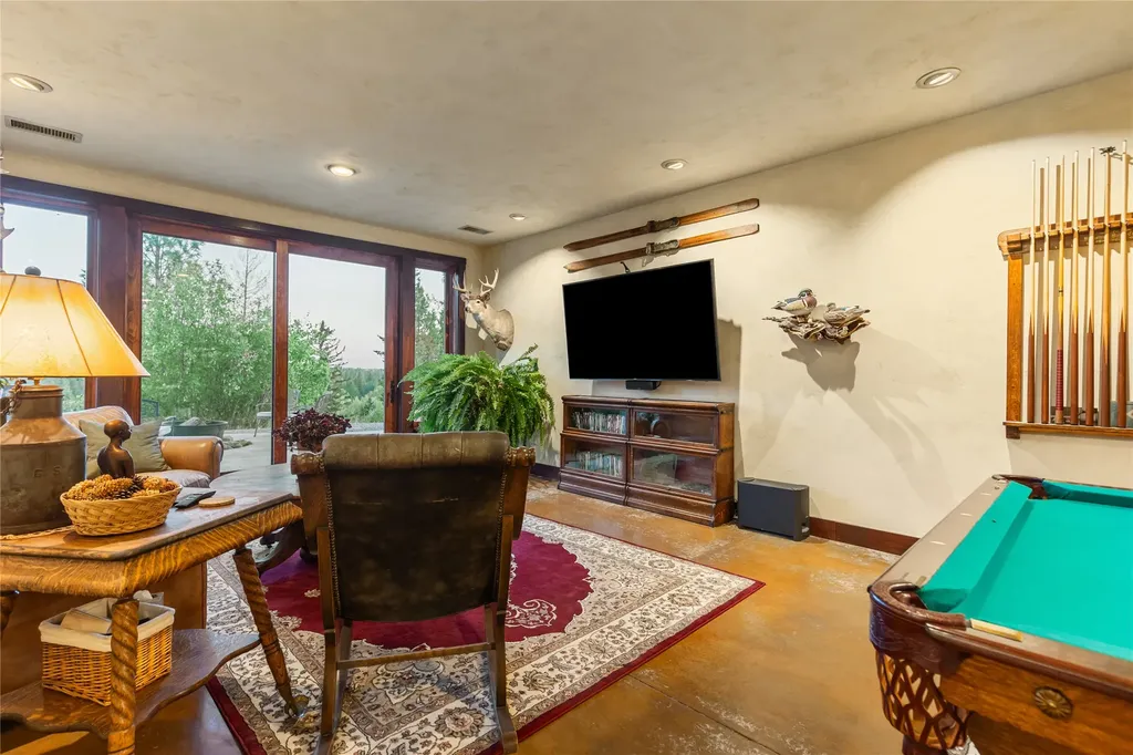 943 Frontage Road Columbia Falls MT 59912