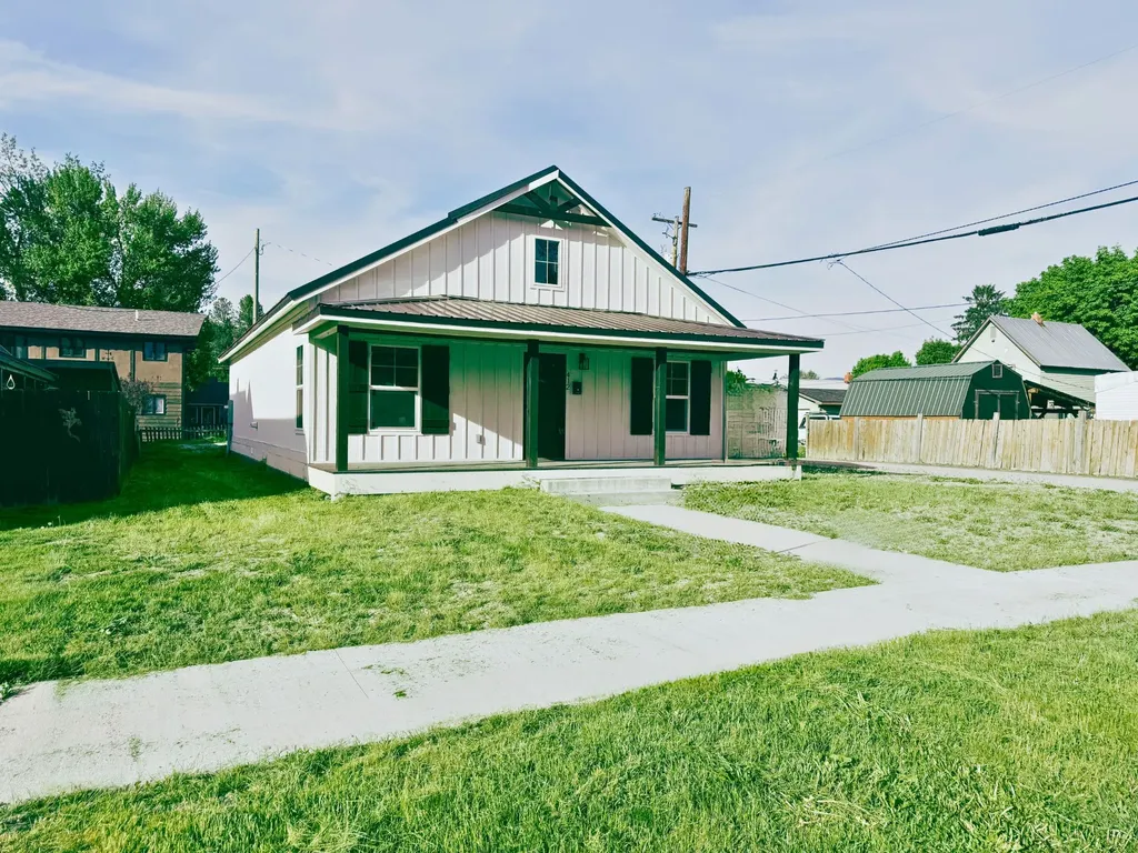 412 W 4th Street Libby MT 59923