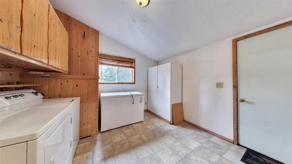 32 Whitepine Creek Road Trout Creek MT 59874