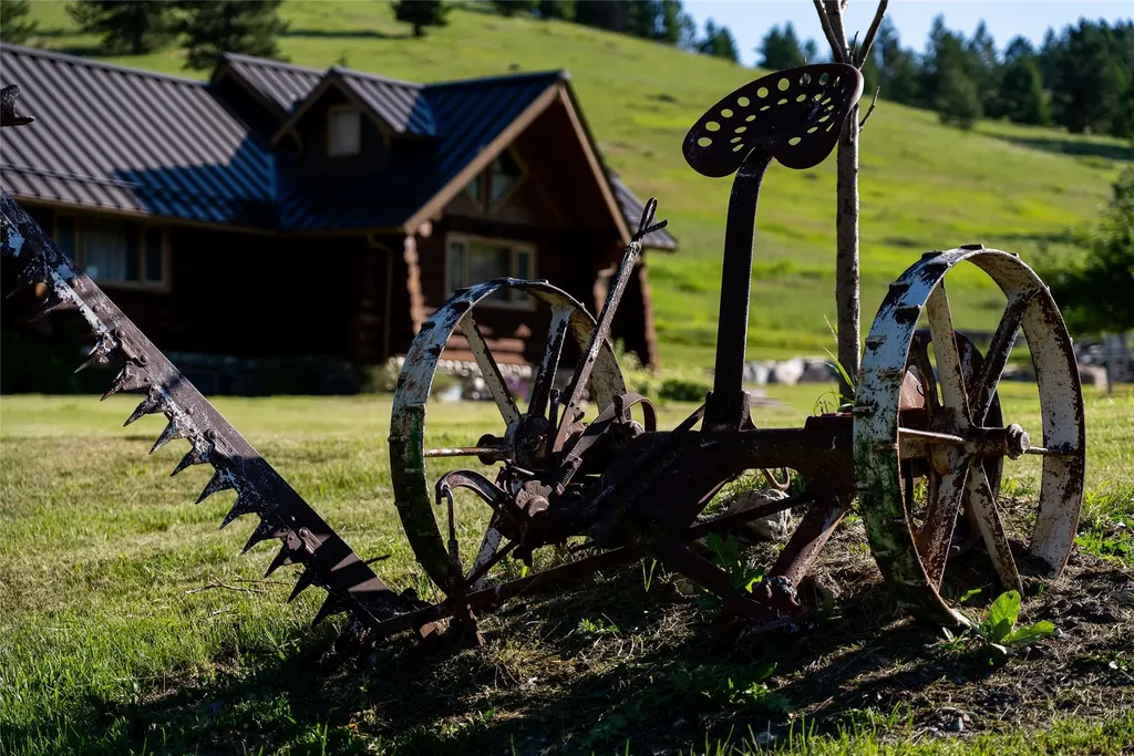 1675 Haywire Gulch Kalispell MT 59901
