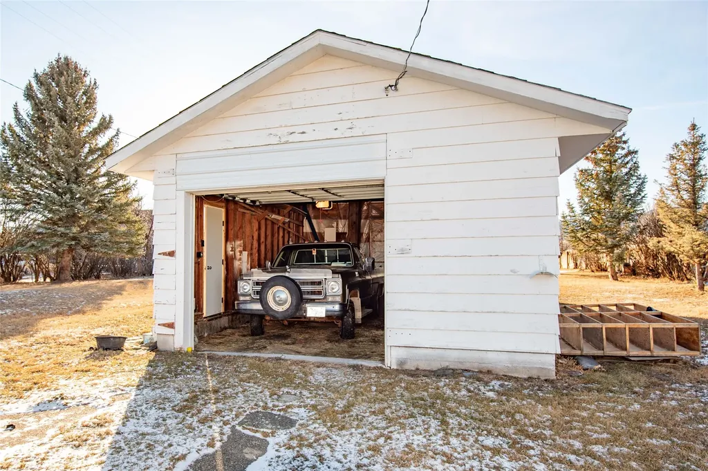 54 State Highway 359 Cardwell MT 59721