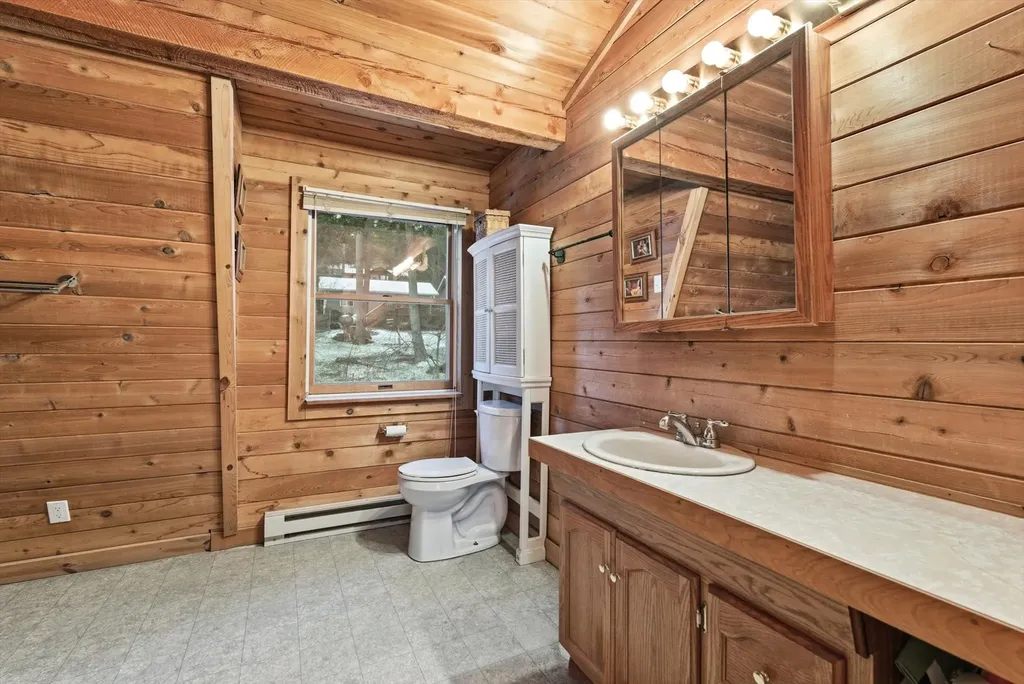 532 Grayling Road Lakeside MT 59922