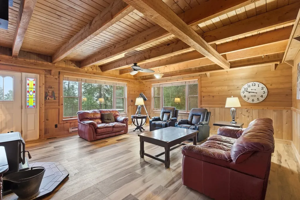 532 Grayling Road Lakeside MT 59922