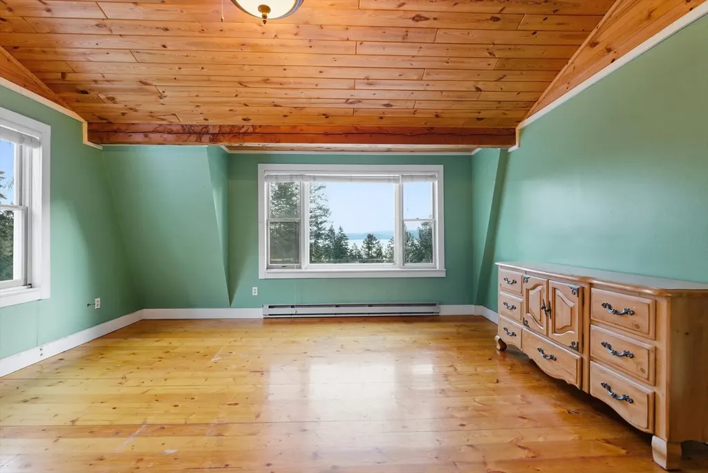 532 Grayling Road Lakeside MT 59922