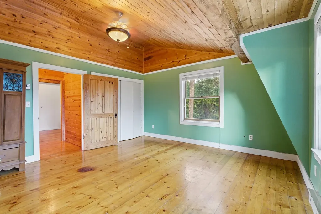 532 Grayling Road Lakeside MT 59922