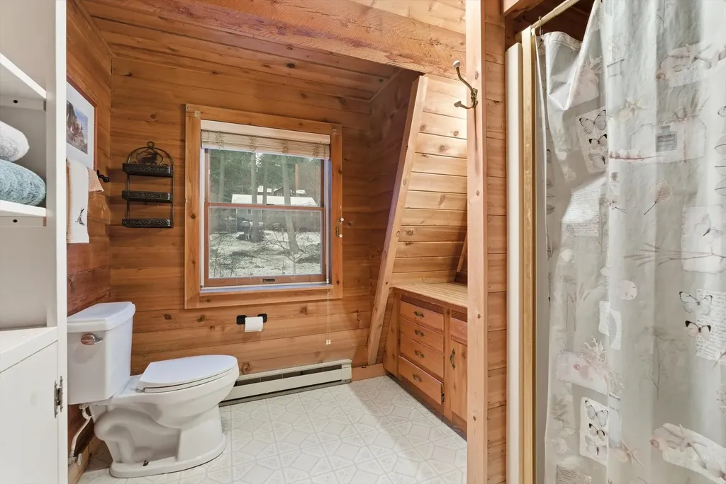 532 Grayling Road Lakeside MT 59922