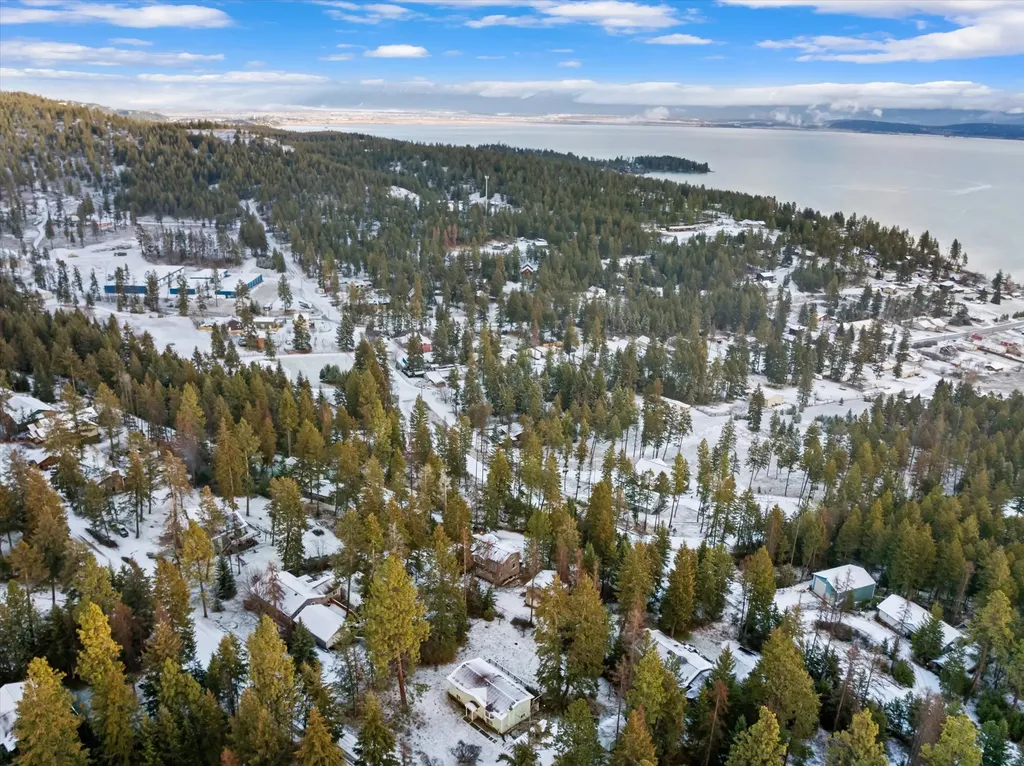 532 Grayling Road Lakeside MT 59922