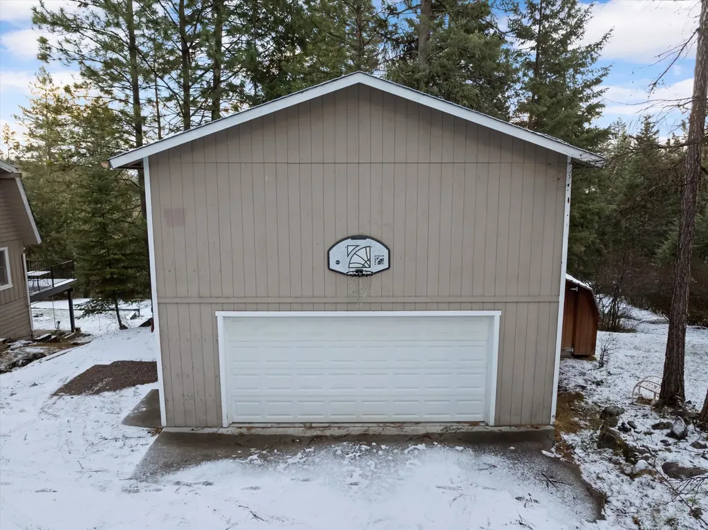 532 Grayling Road Lakeside MT 59922