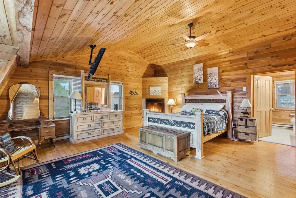 532 Grayling Road Lakeside MT 59922
