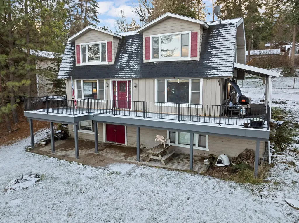 532 Grayling Road Lakeside MT 59922