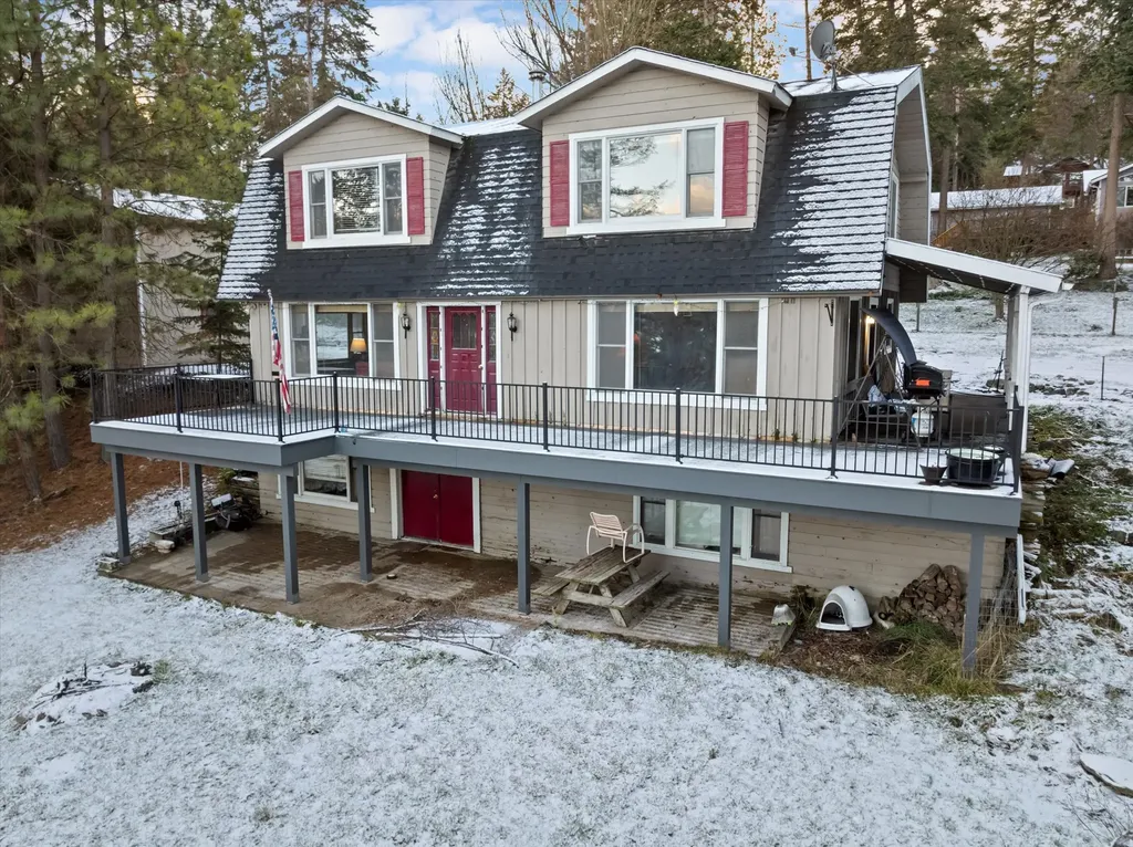 532 Grayling Road Lakeside MT 59922