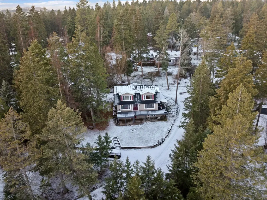 532 Grayling Road Lakeside MT 59922
