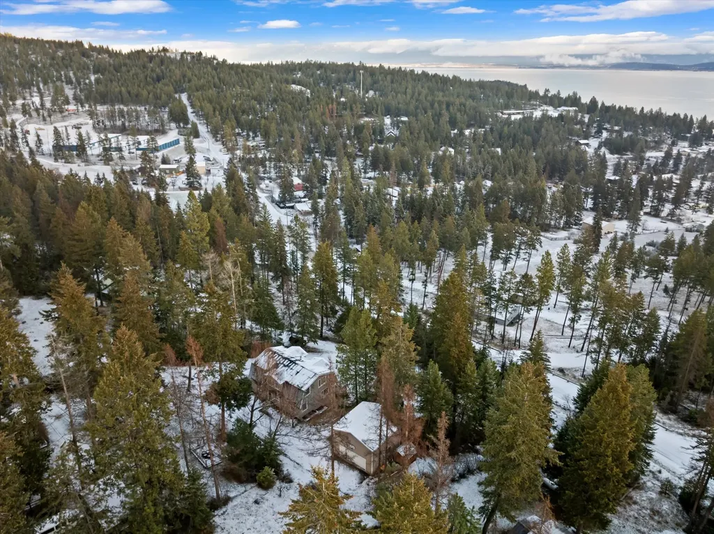 532 Grayling Road Lakeside MT 59922