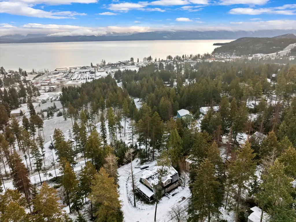 532 Grayling Road Lakeside MT 59922
