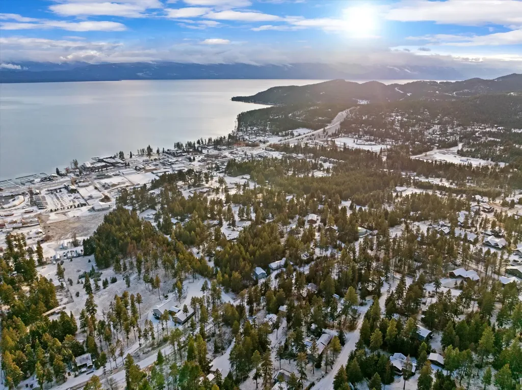 532 Grayling Road Lakeside MT 59922