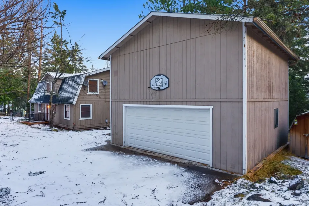 532 Grayling Road Lakeside MT 59922
