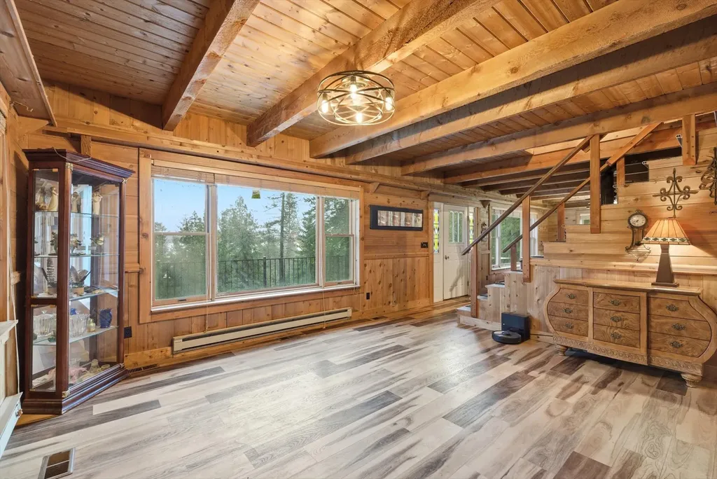 532 Grayling Road Lakeside MT 59922
