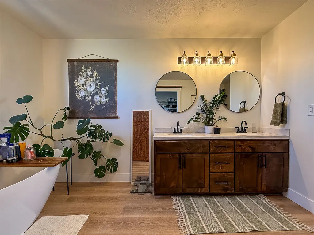 460 13th Lane SW Fairfield MT 59436