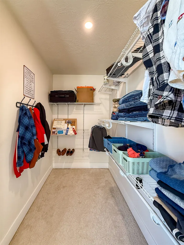 460 13th Lane SW Fairfield MT 59436