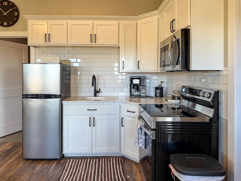460 13th Lane SW Fairfield MT 59436