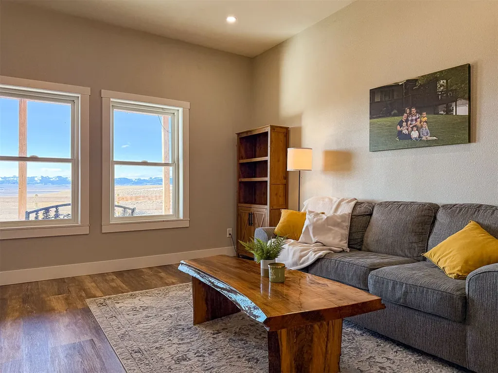 460 13th Lane SW Fairfield MT 59436
