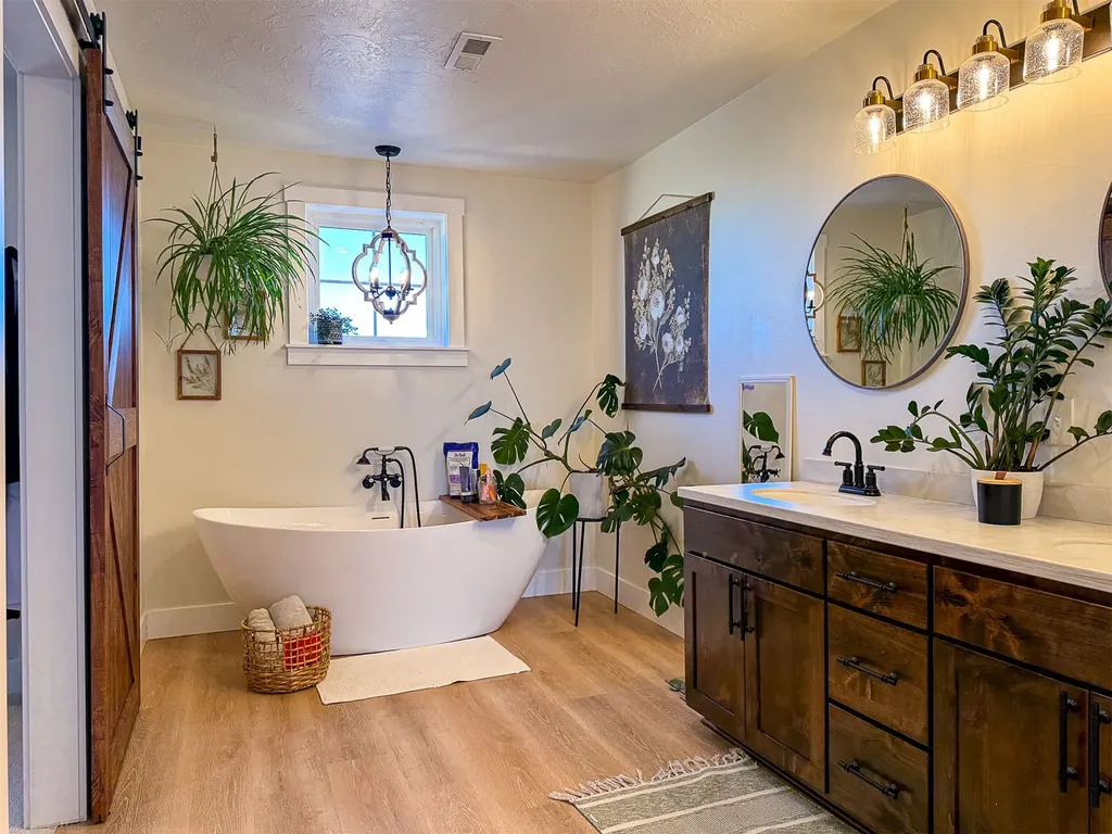 460 13th Lane SW Fairfield MT 59436
