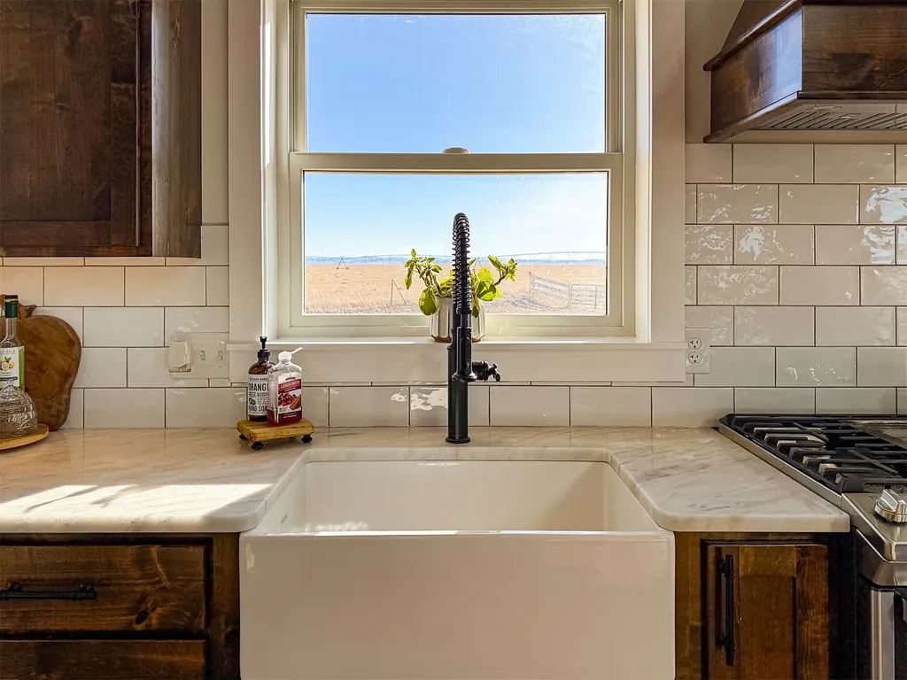 460 13th Lane SW Fairfield MT 59436