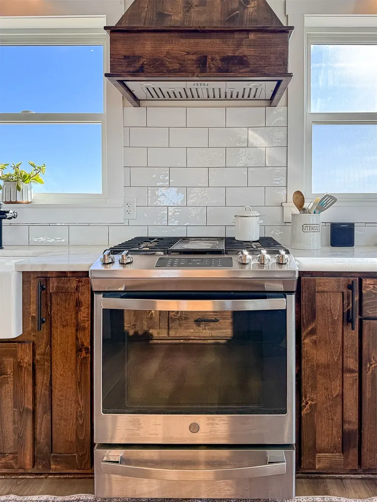 460 13th Lane SW Fairfield MT 59436