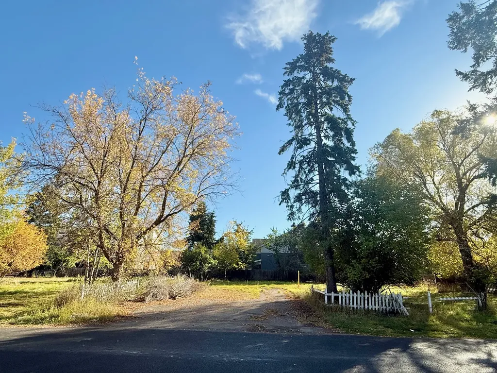 23 & 7 Iowa Avenue Whitefish MT 59937